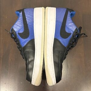 Nike AF1’S blue and black color way